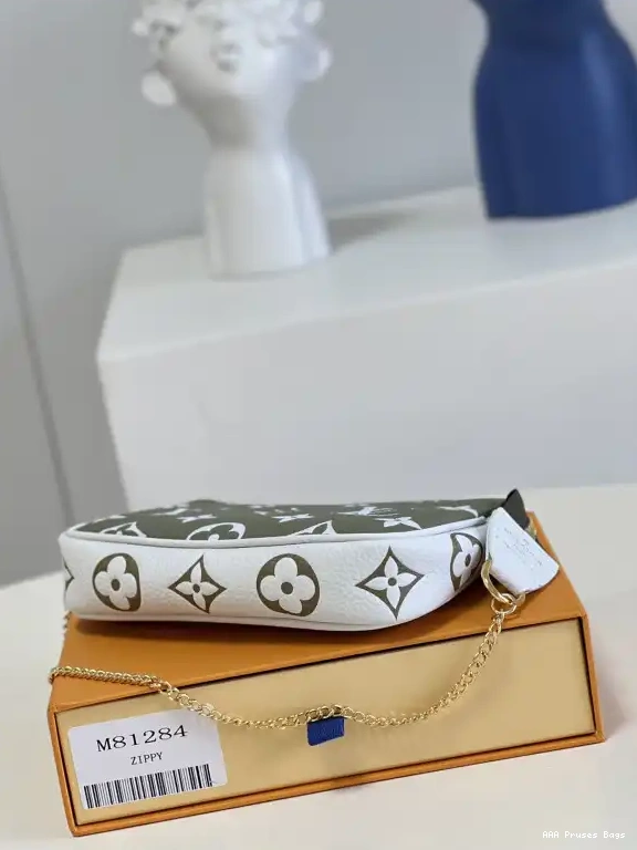 AAA Replica Ru LOUIS MINI ACCESSOIRES POCHETTE VUITTON 0626